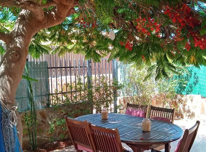 Будинок відпочинку Bungalow Con Flamboyan En Maspalomas